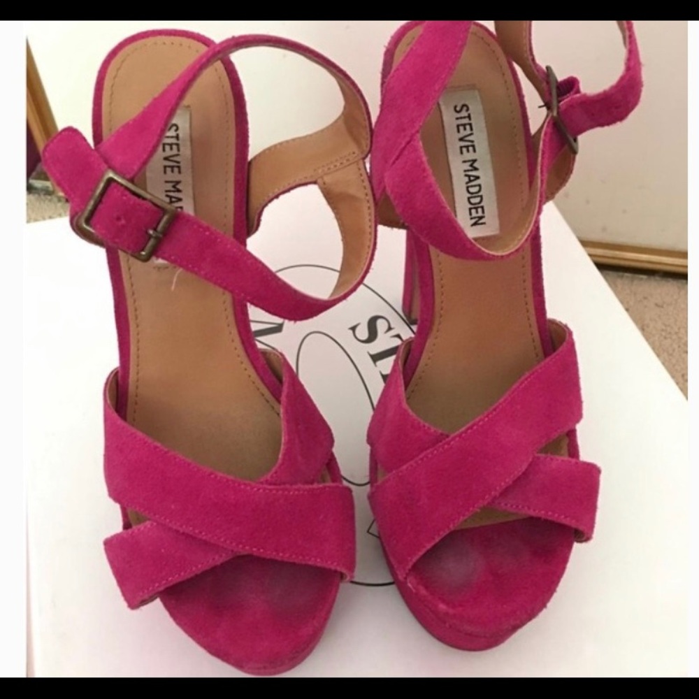 Steve Madden fuchsia platform heel